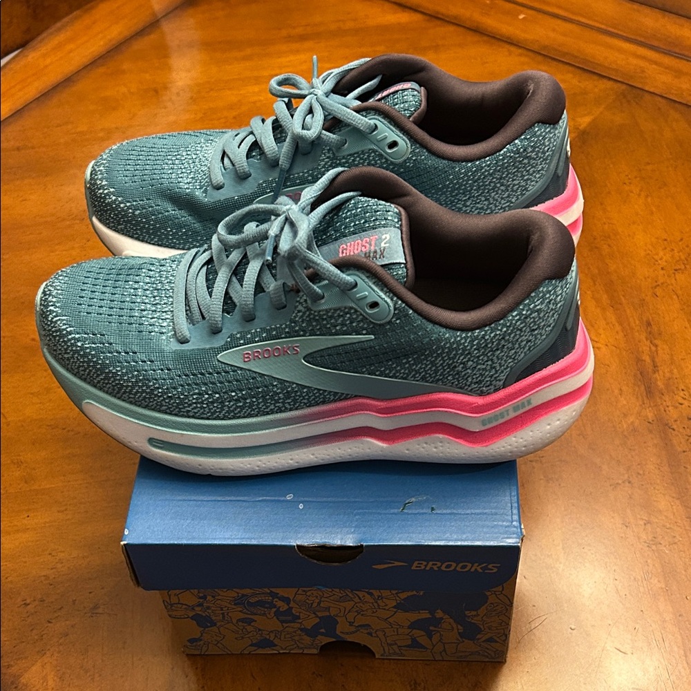 Brooks Women's Athletic Shoes - Teal and Pink